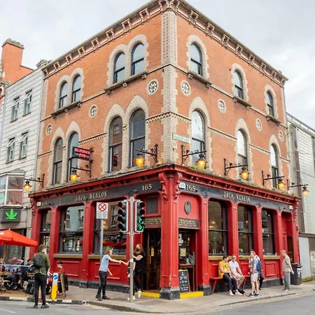 Great Location At Capel Street